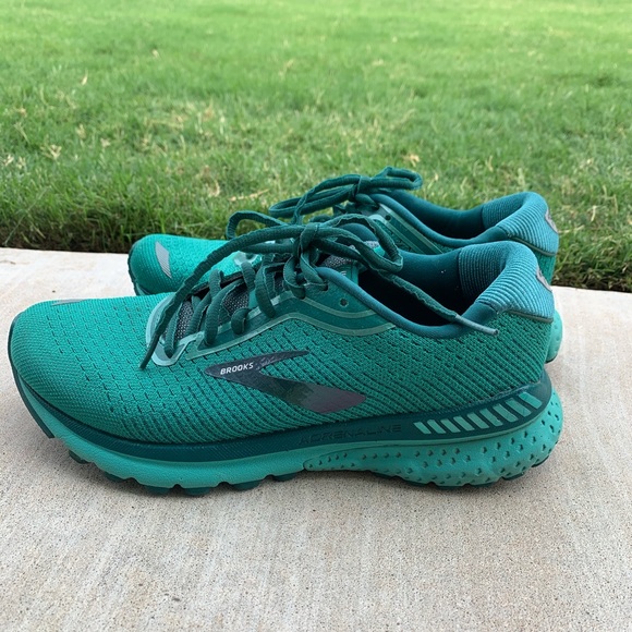 dicks sporting goods brooks